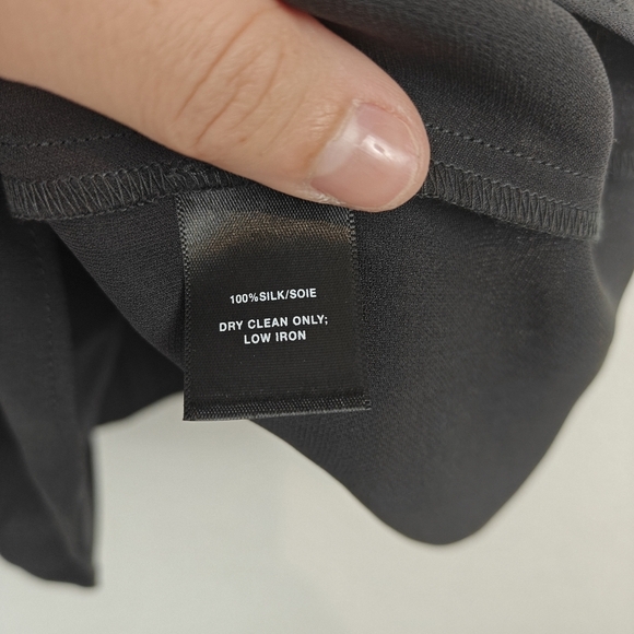 Lafayette 148 NY High Neck Sleeveless Silk Cutout Blouse Size M Women's - Picture 11 of 11